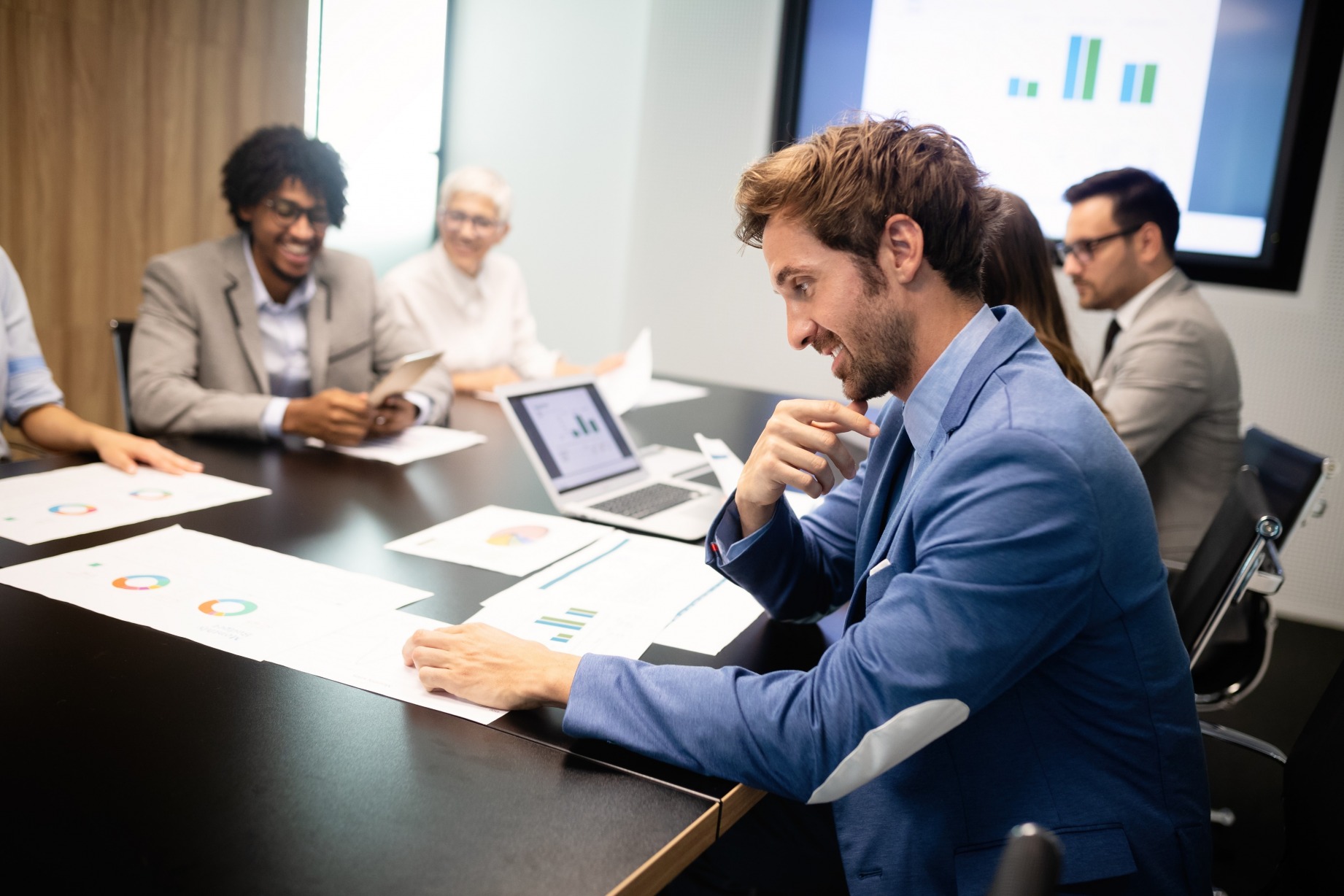 gallery/happy-business-colleagues-in-modern-office-buydnh2